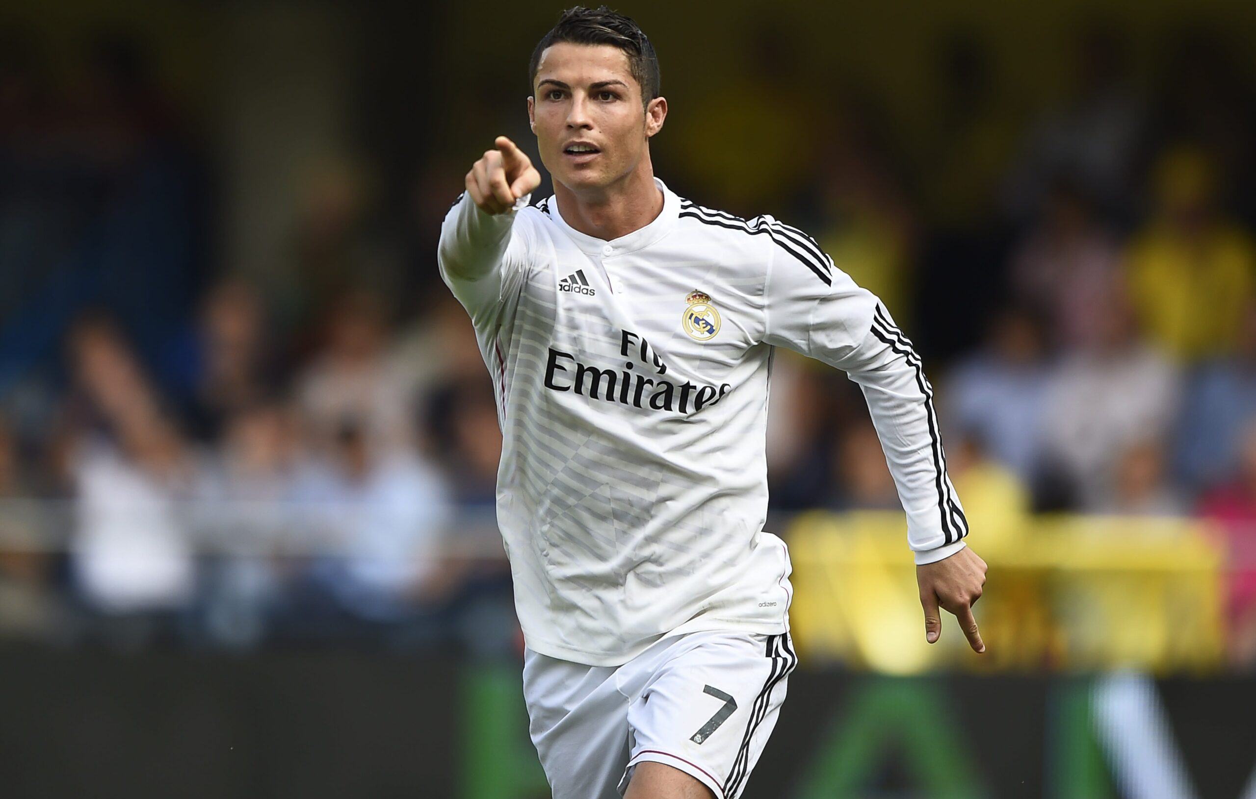 140927171143-ronaldo-point